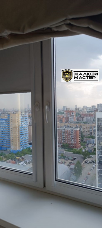 Кассетные рулонные шторы UNI 2 ткань Омега Black-out белый_0225. Кассетные рулонные шторы UNI 2 ткань Омега Black-out белый_0225.